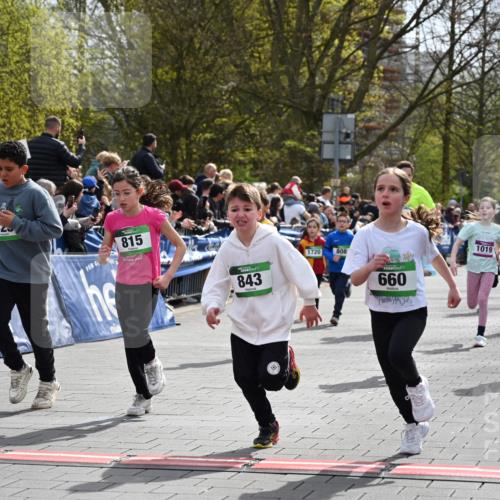 12.04.2026 - 45. Internationalen Wilhelmsburger Insellauf J. Mangold http://msf.ph/oto/9522792 12.04.2026 14:34:44 Ziel 443, 291, 144, 995, 590, 436, 110, 524, 660, 843, 815, 423, 16, 837, 311, 589, 808, 1720 meine-sportfotos.de