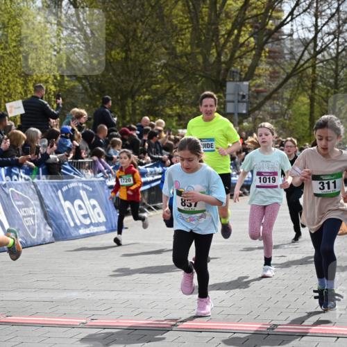 12.04.2026 - 45. Internationalen Wilhelmsburger Insellauf J. Mangold http://msf.ph/oto/9522805 12.04.2026 14:34:45 Ziel 291, 144, 995, 590, 436, 110, 524, 660, 843, 815, 423, 16, 837, 311, 589, 808, 1720 meine-sportfotos.de