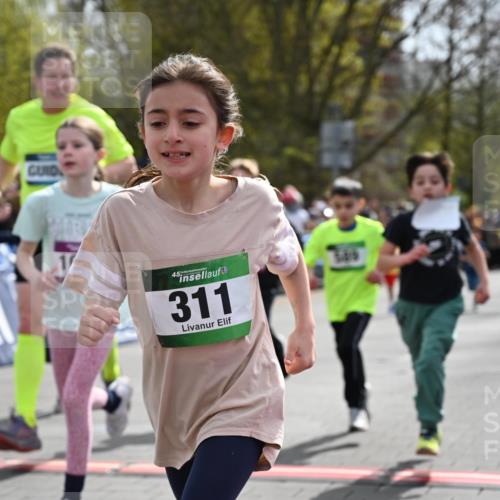 12.04.2026 - 45. Internationalen Wilhelmsburger Insellauf J. Mangold http://msf.ph/oto/9522818 12.04.2026 14:34:47 Ziel 110, 524, 660, 843, 815, 423, 16, 837, 311, 589, 808, 1720, 538, 40, 303 meine-sportfotos.de