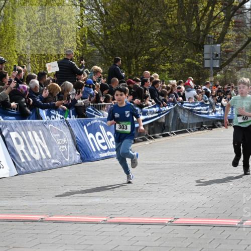 12.04.2026 - 45. Internationalen Wilhelmsburger Insellauf J. Mangold http://msf.ph/oto/9522825 12.04.2026 14:34:51 Ziel 589, 808, 1720, 538, 40, 303, 993, 519, 999, 622, 471, 356, 47 meine-sportfotos.de