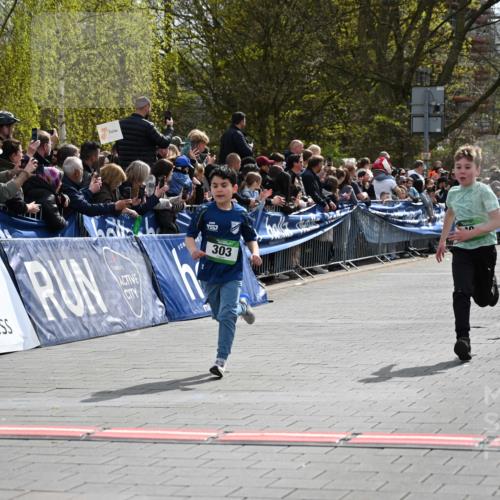 12.04.2026 - 45. Internationalen Wilhelmsburger Insellauf J. Mangold http://msf.ph/oto/9522827 12.04.2026 14:34:51 Ziel 589, 808, 1720, 538, 40, 303, 993, 519, 999, 622, 471, 356, 47 meine-sportfotos.de