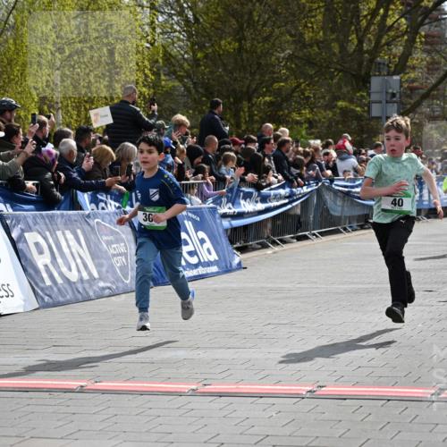 12.04.2026 - 45. Internationalen Wilhelmsburger Insellauf J. Mangold http://msf.ph/oto/9522830 12.04.2026 14:34:51 Ziel 589, 808, 1720, 538, 40, 303, 993, 519, 999, 622, 471, 356, 47 meine-sportfotos.de