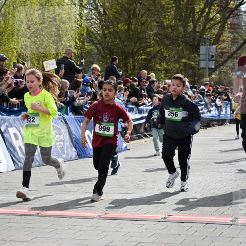 12.04.2026 - 45. Internationalen Wilhelmsburger Insellauf J. Mangold http://msf.ph/oto/9522843 12.04.2026 14:34:54 Ziel 538, 40, 303, 993, 519, 999, 622, 471, 356, 47, 1021, 485, 489, 1016, 122, 476, 472, 575 meine-sportfotos.de