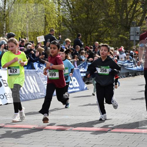 12.04.2026 - 45. Internationalen Wilhelmsburger Insellauf J. Mangold http://msf.ph/oto/9522846 12.04.2026 14:34:55 Ziel 40, 303, 993, 519, 999, 622, 471, 356, 47, 1021, 485, 489, 1016, 122, 476, 472, 575, 287, 326 meine-sportfotos.de