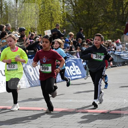 12.04.2026 - 45. Internationalen Wilhelmsburger Insellauf J. Mangold http://msf.ph/oto/9522848 12.04.2026 14:34:55 Ziel 40, 303, 993, 519, 999, 622, 471, 356, 47, 1021, 485, 489, 1016, 122, 476, 472, 575, 287, 326 meine-sportfotos.de