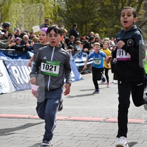 12.04.2026 - 45. Internationalen Wilhelmsburger Insellauf J. Mangold http://msf.ph/oto/9522852 12.04.2026 14:34:57 Ziel 519, 999, 622, 471, 356, 47, 1021, 485, 489, 1016, 122, 476, 472, 575, 287, 326, 464, 1706, 346, 1726, 556, 840 meine-sportfotos.de