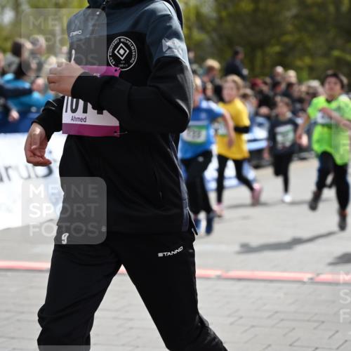 12.04.2026 - 45. Internationalen Wilhelmsburger Insellauf J. Mangold http://msf.ph/oto/9522860 12.04.2026 14:34:57 Ziel 519, 999, 622, 471, 356, 47, 1021, 485, 489, 1016, 122, 476, 472, 575, 287, 326, 464, 1706, 346, 1726, 556, 840 meine-sportfotos.de