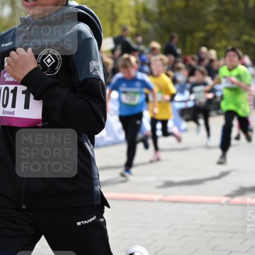 12.04.2026 - 45. Internationalen Wilhelmsburger Insellauf J. Mangold http://msf.ph/oto/9522861 12.04.2026 14:34:57 Ziel 519, 999, 622, 471, 356, 47, 1021, 485, 489, 1016, 122, 476, 472, 575, 287, 326, 464, 1706, 346, 1726, 556, 840 meine-sportfotos.de