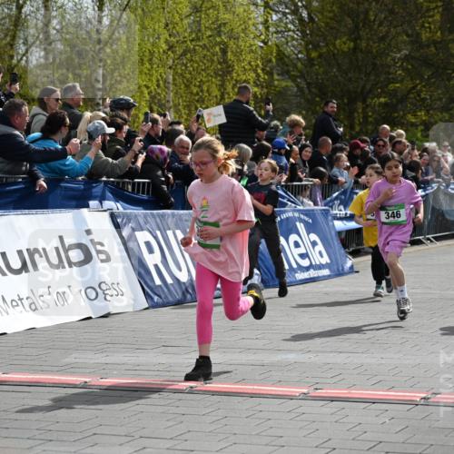12.04.2026 - 45. Internationalen Wilhelmsburger Insellauf J. Mangold http://msf.ph/oto/9522871 12.04.2026 14:34:59 Ziel 622, 471, 356, 47, 1021, 485, 489, 1016, 122, 476, 472, 575, 287, 326, 464, 1706, 346, 1726, 556, 840, 864, 288, 1725, 550, 527 meine-sportfotos.de