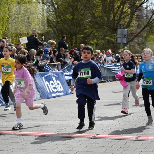 12.04.2026 - 45. Internationalen Wilhelmsburger Insellauf J. Mangold http://msf.ph/oto/9522878 12.04.2026 14:35:00 Ziel 1021, 485, 489, 1016, 122, 476, 472, 575, 287, 326, 464, 1706, 346, 1726, 556, 840, 864, 288, 1725, 550, 527, 1721, 616, 816 meine-sportfotos.de
