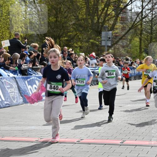 12.04.2026 - 45. Internationalen Wilhelmsburger Insellauf J. Mangold http://msf.ph/oto/9522889 12.04.2026 14:35:02 Ziel 575, 287, 326, 464, 1706, 346, 1726, 556, 840, 864, 288, 1725, 550, 527, 1721, 616, 816 meine-sportfotos.de