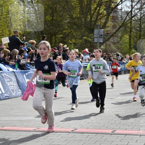 12.04.2026 - 45. Internationalen Wilhelmsburger Insellauf J. Mangold http://msf.ph/oto/9522890 12.04.2026 14:35:02 Ziel 575, 287, 326, 464, 1706, 346, 1726, 556, 840, 864, 288, 1725, 550, 527, 1721, 616, 816 meine-sportfotos.de