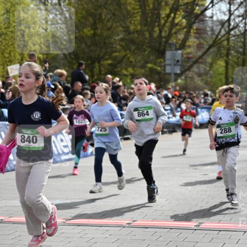 12.04.2026 - 45. Internationalen Wilhelmsburger Insellauf J. Mangold http://msf.ph/oto/9522894 12.04.2026 14:35:02 Ziel 575, 287, 326, 464, 1706, 346, 1726, 556, 840, 864, 288, 1725, 550, 527, 1721, 616, 816 meine-sportfotos.de