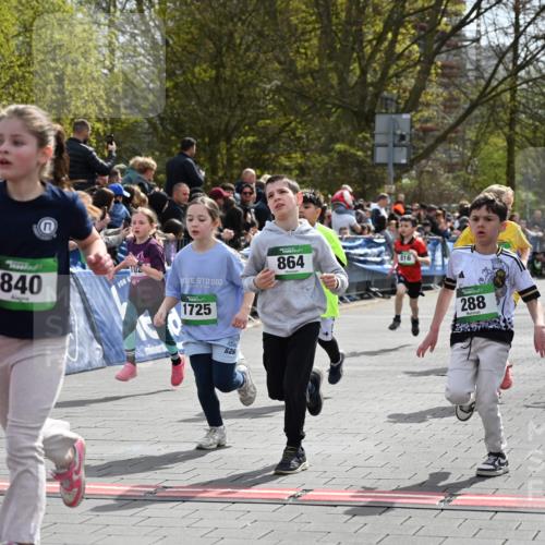 12.04.2026 - 45. Internationalen Wilhelmsburger Insellauf J. Mangold http://msf.ph/oto/9522896 12.04.2026 14:35:02 Ziel 575, 287, 326, 464, 1706, 346, 1726, 556, 840, 864, 288, 1725, 550, 527, 1721, 616, 816 meine-sportfotos.de