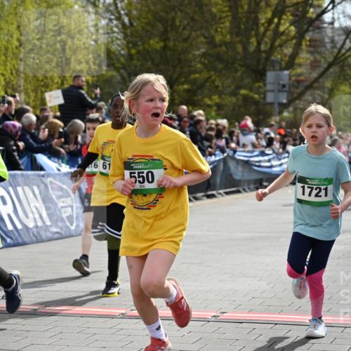 12.04.2026 - 45. Internationalen Wilhelmsburger Insellauf J. Mangold http://msf.ph/oto/9522911 12.04.2026 14:35:04 Ziel 464, 1706, 346, 1726, 556, 840, 864, 288, 1725, 550, 527, 1721, 616, 816, 677, 69, 470, 1750 meine-sportfotos.de