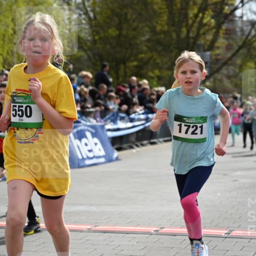12.04.2026 - 45. Internationalen Wilhelmsburger Insellauf J. Mangold http://msf.ph/oto/9522916 12.04.2026 14:35:04 Ziel 464, 1706, 346, 1726, 556, 840, 864, 288, 1725, 550, 527, 1721, 616, 816, 677, 69, 470, 1750 meine-sportfotos.de