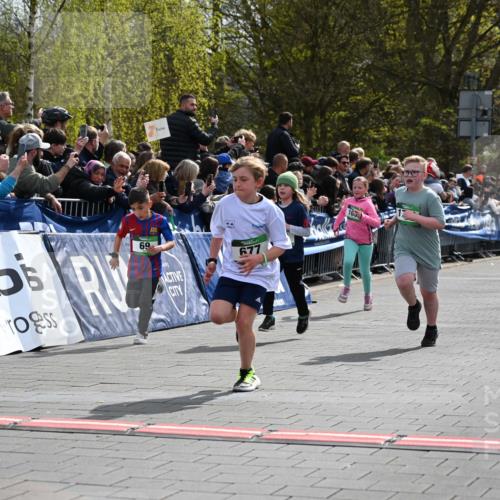 12.04.2026 - 45. Internationalen Wilhelmsburger Insellauf J. Mangold http://msf.ph/oto/9522918 12.04.2026 14:35:07 Ziel 550, 527, 1721, 616, 816, 677, 69, 470, 1750, 163, 166 meine-sportfotos.de