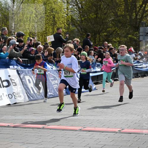 12.04.2026 - 45. Internationalen Wilhelmsburger Insellauf J. Mangold http://msf.ph/oto/9522919 12.04.2026 14:35:07 Ziel 550, 527, 1721, 616, 816, 677, 69, 470, 1750, 163, 166 meine-sportfotos.de