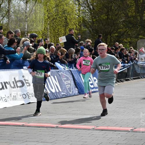 12.04.2026 - 45. Internationalen Wilhelmsburger Insellauf J. Mangold http://msf.ph/oto/9522930 12.04.2026 14:35:08 Ziel 1721, 616, 816, 677, 69, 470, 1750, 163, 166, 836, 869 meine-sportfotos.de