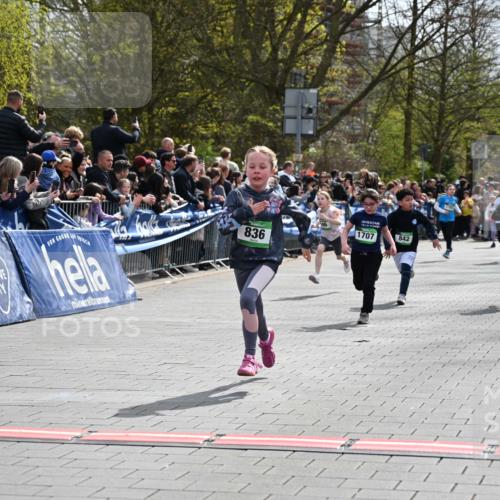 12.04.2026 - 45. Internationalen Wilhelmsburger Insellauf J. Mangold http://msf.ph/oto/9522938 12.04.2026 14:35:12 Ziel 69, 470, 1750, 163, 166, 836, 869, 415, 1707, 846, 842 meine-sportfotos.de