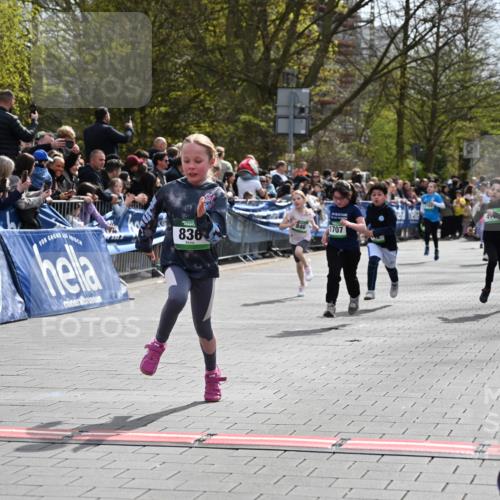 12.04.2026 - 45. Internationalen Wilhelmsburger Insellauf J. Mangold http://msf.ph/oto/9522941 12.04.2026 14:35:12 Ziel 69, 470, 1750, 163, 166, 836, 869, 415, 1707, 846, 842 meine-sportfotos.de
