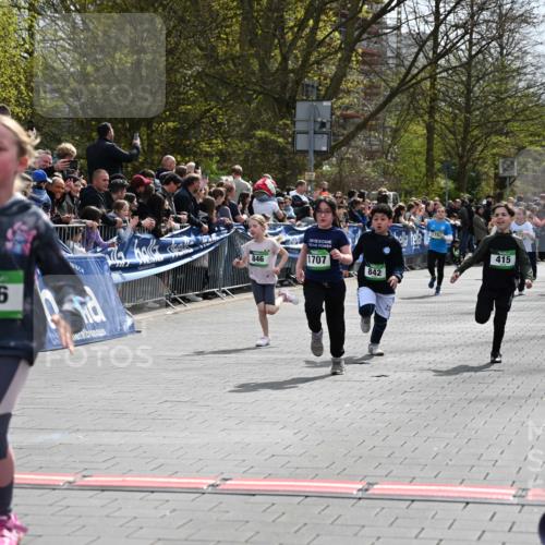 12.04.2026 - 45. Internationalen Wilhelmsburger Insellauf J. Mangold http://msf.ph/oto/9522948 12.04.2026 14:35:13 Ziel 163, 166, 836, 869, 415, 1707, 846, 842 meine-sportfotos.de