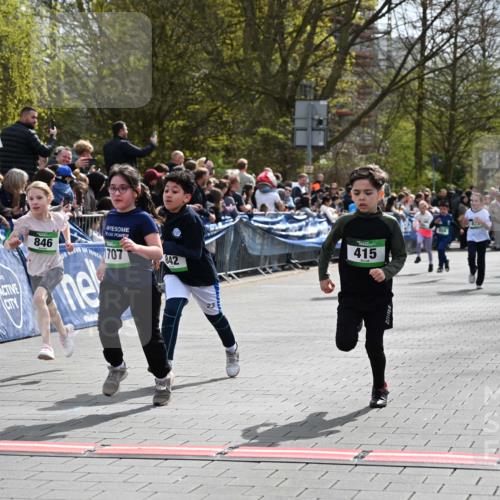 12.04.2026 - 45. Internationalen Wilhelmsburger Insellauf J. Mangold http://msf.ph/oto/9522956 12.04.2026 14:35:14 Ziel 166, 836, 869, 415, 1707, 846, 842, 1703, 156, 659 meine-sportfotos.de