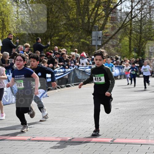 12.04.2026 - 45. Internationalen Wilhelmsburger Insellauf J. Mangold http://msf.ph/oto/9522959 12.04.2026 14:35:15 Ziel 166, 836, 869, 415, 1707, 846, 842, 1703, 156, 659, 873, 142, 522 meine-sportfotos.de