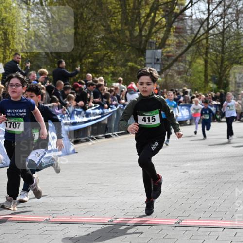 12.04.2026 - 45. Internationalen Wilhelmsburger Insellauf J. Mangold http://msf.ph/oto/9522961 12.04.2026 14:35:15 Ziel 166, 836, 869, 415, 1707, 846, 842, 1703, 156, 659, 873, 142, 522 meine-sportfotos.de