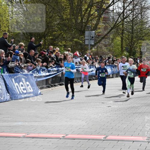 12.04.2026 - 45. Internationalen Wilhelmsburger Insellauf J. Mangold http://msf.ph/oto/9522967 12.04.2026 14:35:16 Ziel 836, 869, 415, 1707, 846, 842, 1703, 156, 659, 873, 142, 522, 1009 meine-sportfotos.de