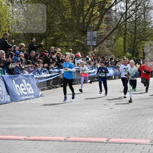 12.04.2026 - 45. Internationalen Wilhelmsburger Insellauf J. Mangold http://msf.ph/oto/9522968 12.04.2026 14:35:16 Ziel 836, 869, 415, 1707, 846, 842, 1703, 156, 659, 873, 142, 522, 1009 meine-sportfotos.de