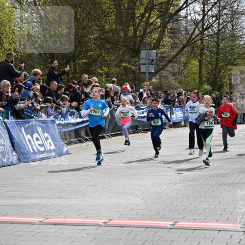12.04.2026 - 45. Internationalen Wilhelmsburger Insellauf J. Mangold http://msf.ph/oto/9522971 12.04.2026 14:35:16 Ziel 836, 869, 415, 1707, 846, 842, 1703, 156, 659, 873, 142, 522, 1009 meine-sportfotos.de