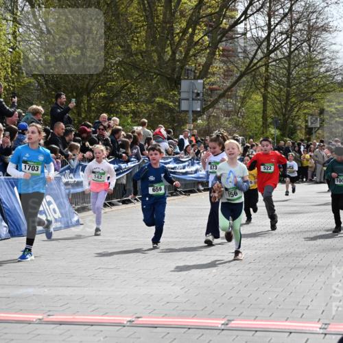 12.04.2026 - 45. Internationalen Wilhelmsburger Insellauf J. Mangold http://msf.ph/oto/9522976 12.04.2026 14:35:17 Ziel 415, 1707, 846, 842, 1703, 156, 659, 873, 142, 522, 1009 meine-sportfotos.de