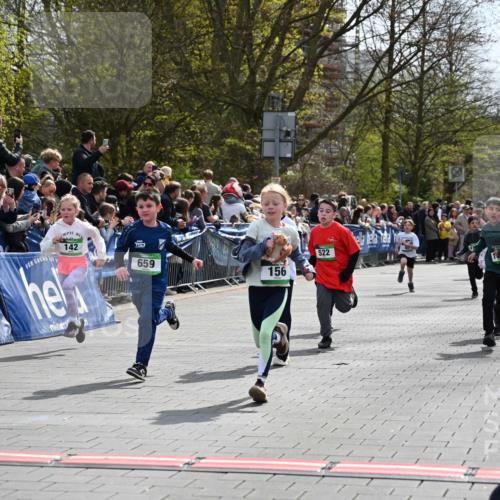 12.04.2026 - 45. Internationalen Wilhelmsburger Insellauf J. Mangold http://msf.ph/oto/9522982 12.04.2026 14:35:18 Ziel 415, 1707, 846, 842, 1703, 156, 659, 873, 142, 522, 1009, 419, 80 meine-sportfotos.de