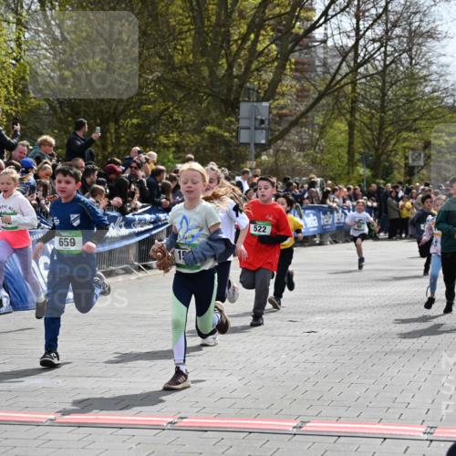 12.04.2026 - 45. Internationalen Wilhelmsburger Insellauf J. Mangold http://msf.ph/oto/9522986 12.04.2026 14:35:18 Ziel 415, 1707, 846, 842, 1703, 156, 659, 873, 142, 522, 1009, 419, 80 meine-sportfotos.de