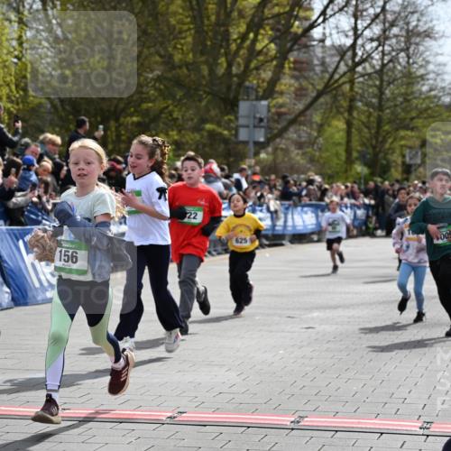 12.04.2026 - 45. Internationalen Wilhelmsburger Insellauf J. Mangold http://msf.ph/oto/9522989 12.04.2026 14:35:19 Ziel 846, 842, 1703, 156, 659, 873, 142, 522, 1009, 419, 80 meine-sportfotos.de