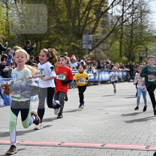12.04.2026 - 45. Internationalen Wilhelmsburger Insellauf J. Mangold http://msf.ph/oto/9522990 12.04.2026 14:35:19 Ziel 846, 842, 1703, 156, 659, 873, 142, 522, 1009, 419, 80 meine-sportfotos.de