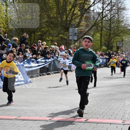 12.04.2026 - 45. Internationalen Wilhelmsburger Insellauf J. Mangold http://msf.ph/oto/9522998 12.04.2026 14:35:20 Ziel 1703, 156, 659, 873, 142, 522, 1009, 419, 80, 366, 574 meine-sportfotos.de