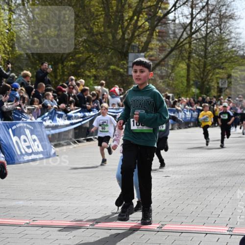 12.04.2026 - 45. Internationalen Wilhelmsburger Insellauf J. Mangold http://msf.ph/oto/9523001 12.04.2026 14:35:20 Ziel 1703, 156, 659, 873, 142, 522, 1009, 419, 80, 366, 574 meine-sportfotos.de