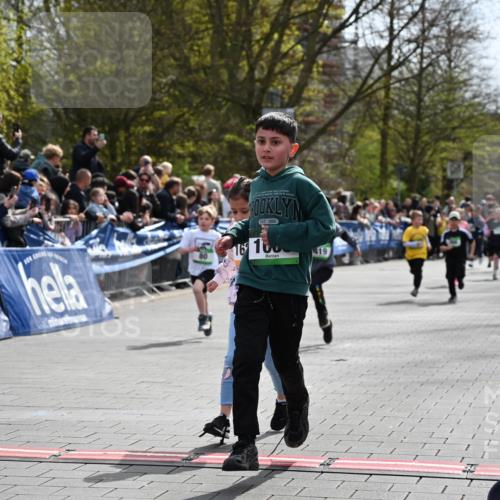 12.04.2026 - 45. Internationalen Wilhelmsburger Insellauf J. Mangold http://msf.ph/oto/9523002 12.04.2026 14:35:20 Ziel 1703, 156, 659, 873, 142, 522, 1009, 419, 80, 366, 574 meine-sportfotos.de