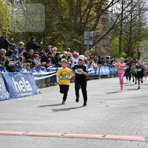 12.04.2026 - 45. Internationalen Wilhelmsburger Insellauf J. Mangold http://msf.ph/oto/9523007 12.04.2026 14:35:23 Ziel 873, 142, 522, 1009, 419, 80, 366, 574, 1017 meine-sportfotos.de
