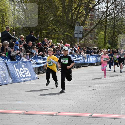 12.04.2026 - 45. Internationalen Wilhelmsburger Insellauf J. Mangold http://msf.ph/oto/9523009 12.04.2026 14:35:23 Ziel 873, 142, 522, 1009, 419, 80, 366, 574, 1017 meine-sportfotos.de