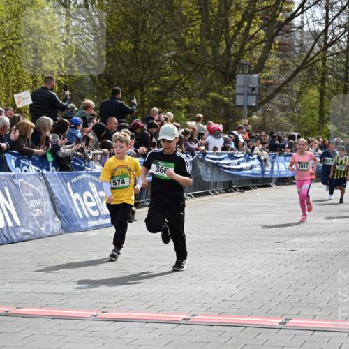 12.04.2026 - 45. Internationalen Wilhelmsburger Insellauf J. Mangold http://msf.ph/oto/9523014 12.04.2026 14:35:24 Ziel 1009, 419, 80, 366, 574, 1017, 1717 meine-sportfotos.de