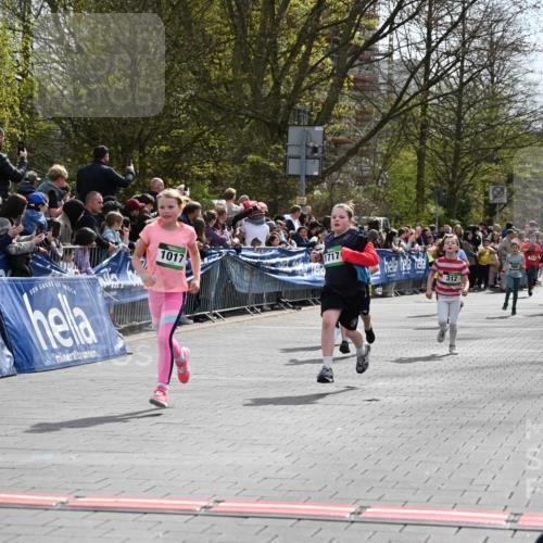 12.04.2026 - 45. Internationalen Wilhelmsburger Insellauf J. Mangold http://msf.ph/oto/9523022 12.04.2026 14:35:26 Ziel 419, 80, 366, 574, 1017, 1717, 312, 340, 848, 1728 meine-sportfotos.de