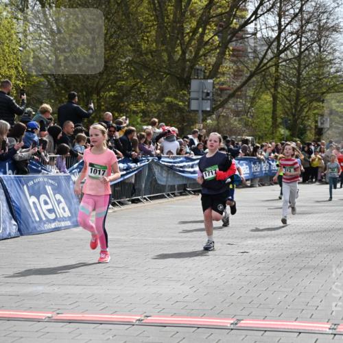 12.04.2026 - 45. Internationalen Wilhelmsburger Insellauf J. Mangold http://msf.ph/oto/9523024 12.04.2026 14:35:26 Ziel 419, 80, 366, 574, 1017, 1717, 312, 340, 848, 1728 meine-sportfotos.de