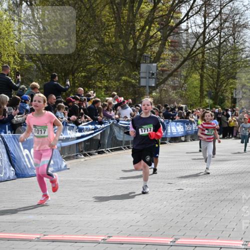 12.04.2026 - 45. Internationalen Wilhelmsburger Insellauf J. Mangold http://msf.ph/oto/9523028 12.04.2026 14:35:26 Ziel 419, 80, 366, 574, 1017, 1717, 312, 340, 848, 1728 meine-sportfotos.de