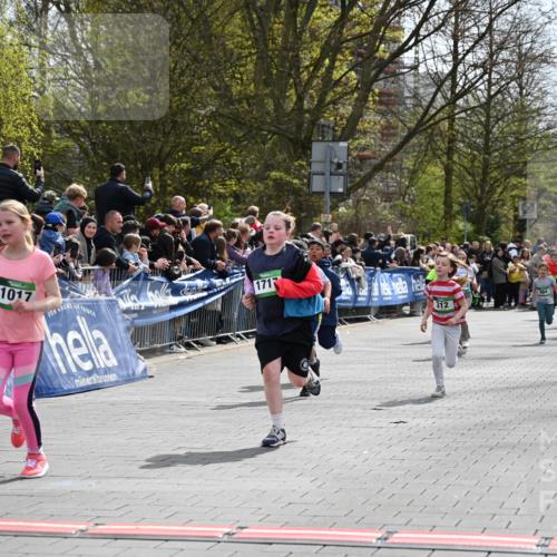 12.04.2026 - 45. Internationalen Wilhelmsburger Insellauf J. Mangold http://msf.ph/oto/9523032 12.04.2026 14:35:27 Ziel 366, 574, 1017, 1717, 312, 340, 848, 1728, 474 meine-sportfotos.de