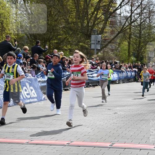 12.04.2026 - 45. Internationalen Wilhelmsburger Insellauf J. Mangold http://msf.ph/oto/9523044 12.04.2026 14:35:28 Ziel 366, 574, 1017, 1717, 312, 340, 848, 1728, 474, 484, 137, 582 meine-sportfotos.de
