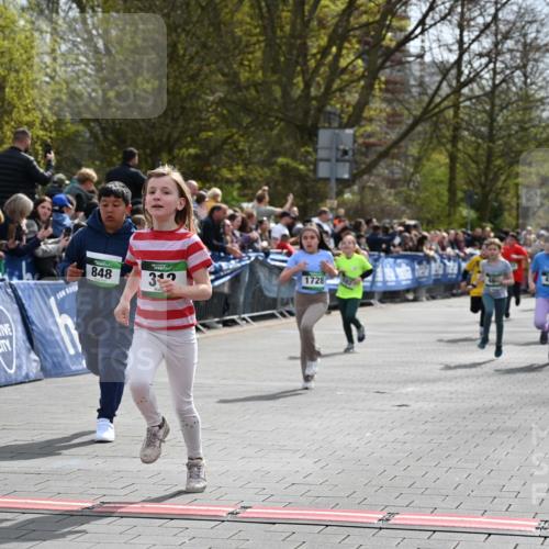12.04.2026 - 45. Internationalen Wilhelmsburger Insellauf J. Mangold http://msf.ph/oto/9523046 12.04.2026 14:35:29 Ziel 1017, 1717, 312, 340, 848, 1728, 474, 484, 137, 582 meine-sportfotos.de