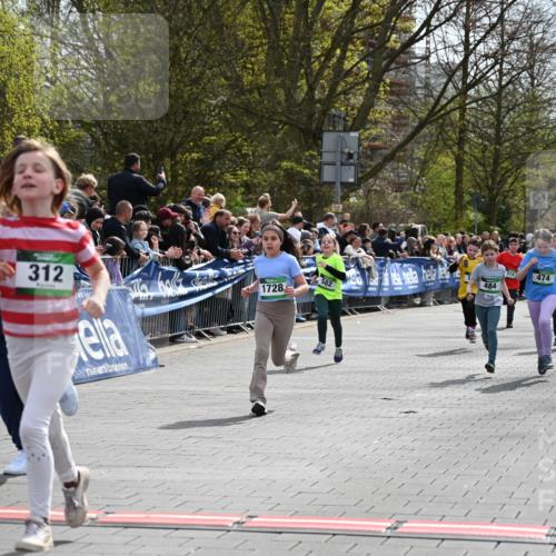 12.04.2026 - 45. Internationalen Wilhelmsburger Insellauf J. Mangold http://msf.ph/oto/9523051 12.04.2026 14:35:29 Ziel 1017, 1717, 312, 340, 848, 1728, 474, 484, 137, 582 meine-sportfotos.de